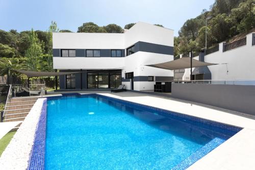 Lloret de Mar Villa | Villa Leeloo - Location Maitikoa