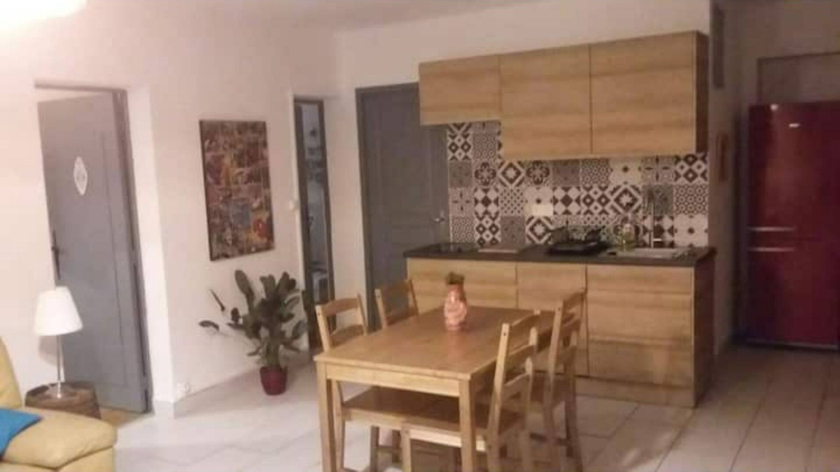 Martigues Villa | Villa Les Roches Blanches - Gite 1 "Le Ptit du Sud"
