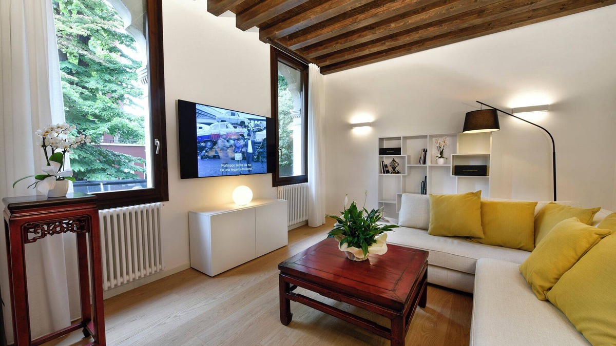 San Pietro di Legnago Villa | Villa Liberty Completamente Ristrutturata con Giardino Privato e SPA