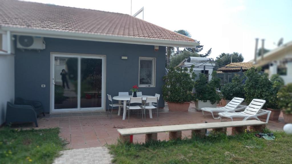 Casuzze House | Villa Lilium