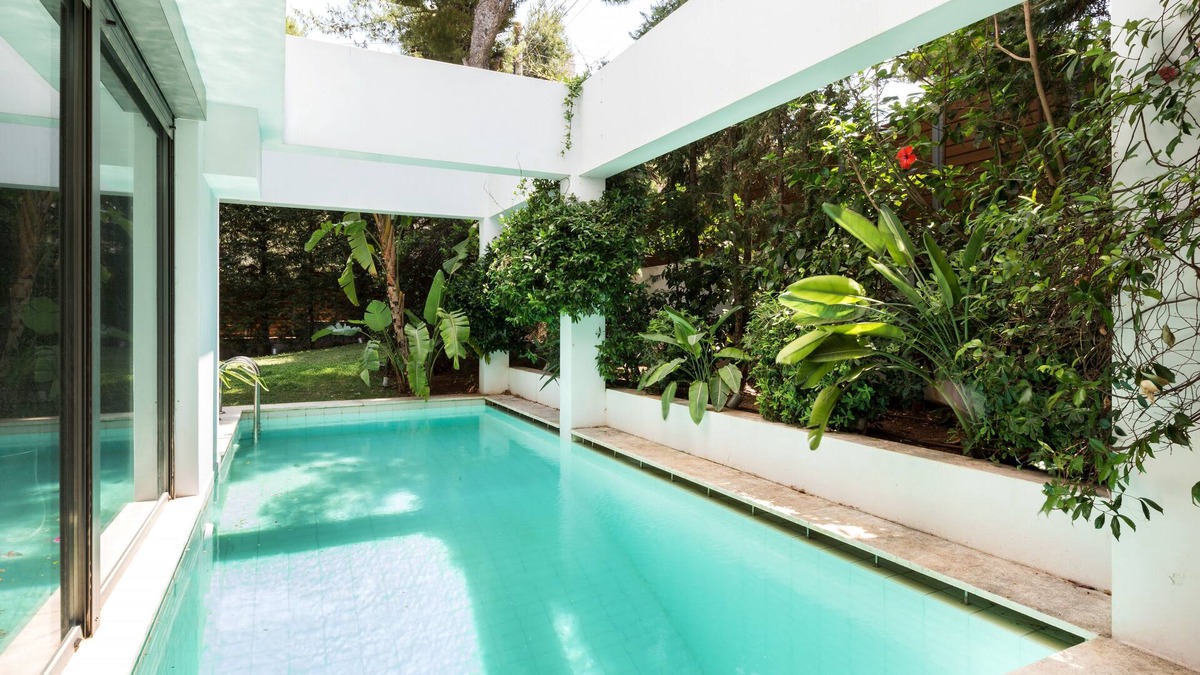 Varkiza Villa | Villa Lillium with pool & garden by JJ Hospitality-
