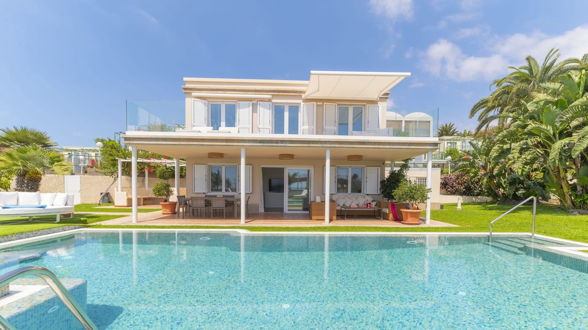 Playa del Ingles Villa | ▫️ Villa Lily by I N Z U L A E ▫️ Las Burras Beach 50m ▫️ Private Pool