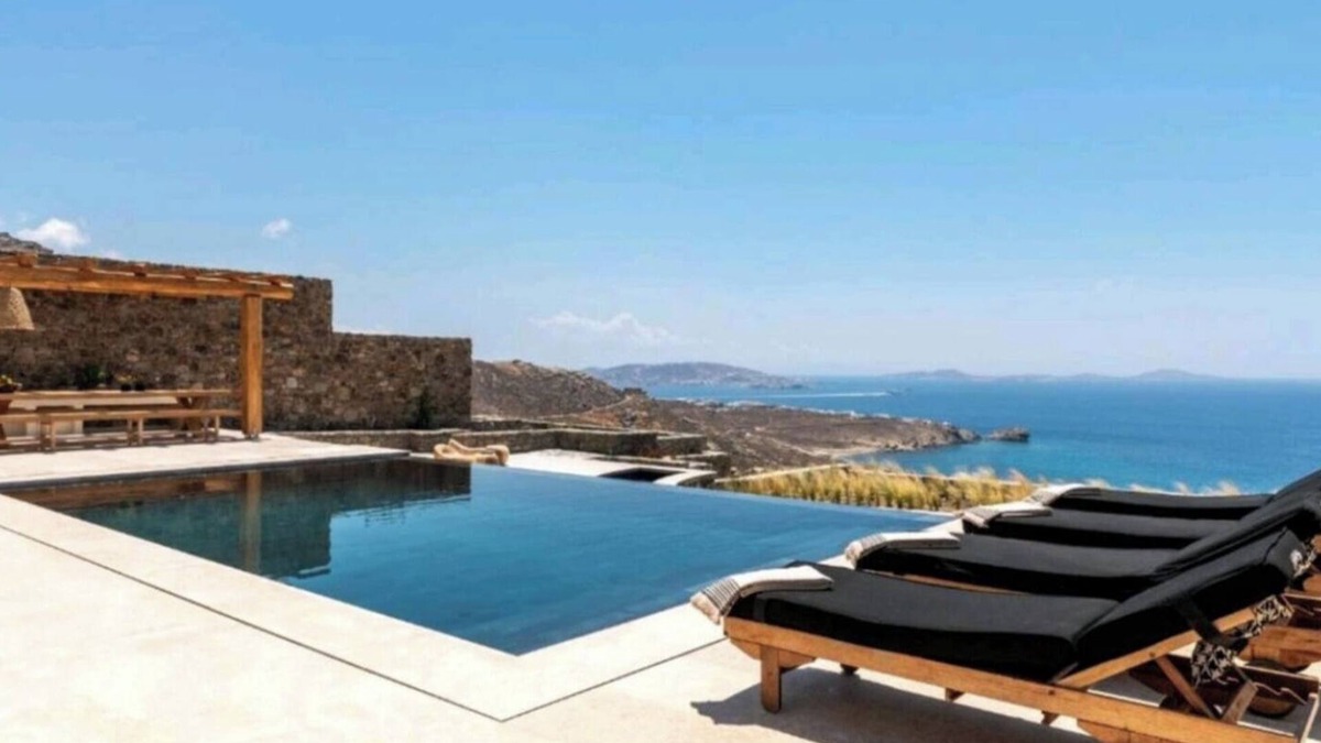 Houlakia Villa | Villa 'Lion' with Sea View, Wi-Fi and Air Conditioning