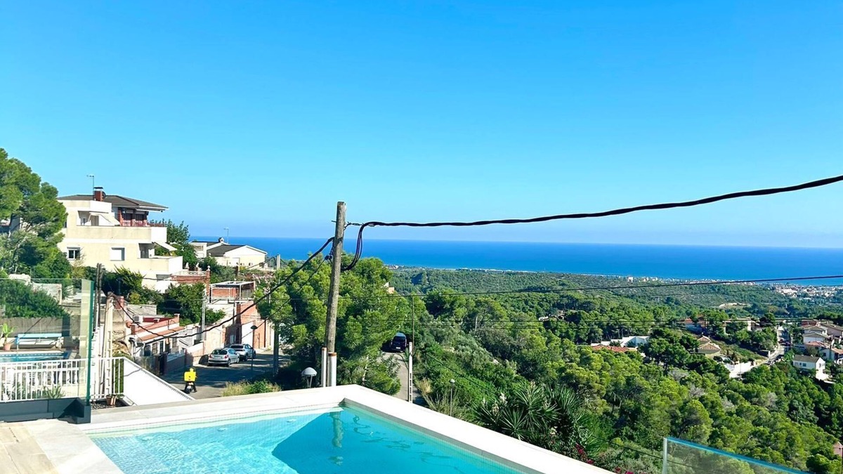 Cunit Villa | Villa Liria Mediterranean charm swimming pool and spectacular views