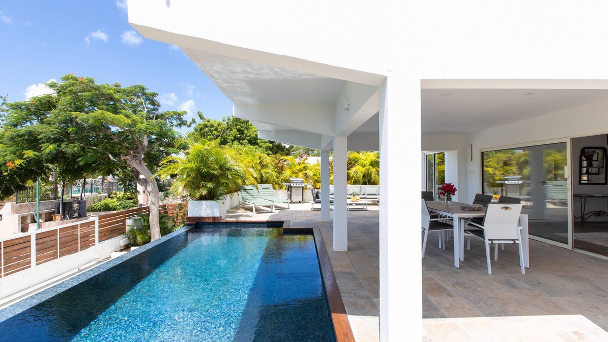 Pelican Key Villa | Villa Livity 6 Bed Luxury Sea View boutique villa
