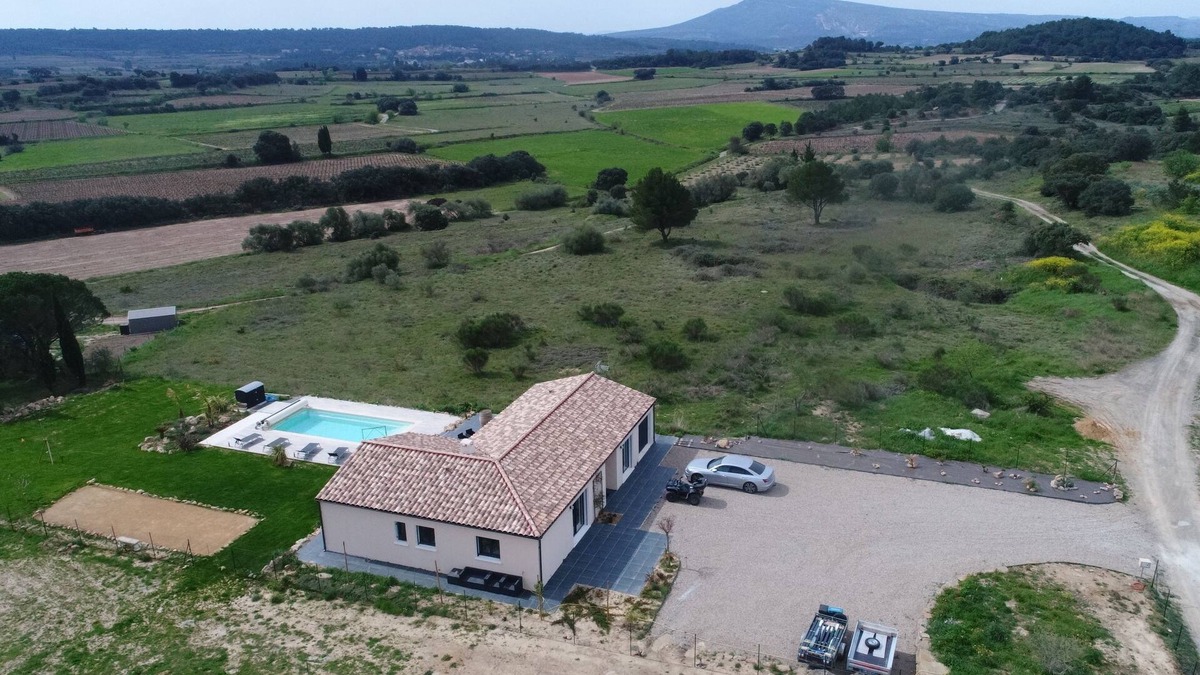 Escales Villa | Villa located in a charming village between Narbonne and Carcassonne.