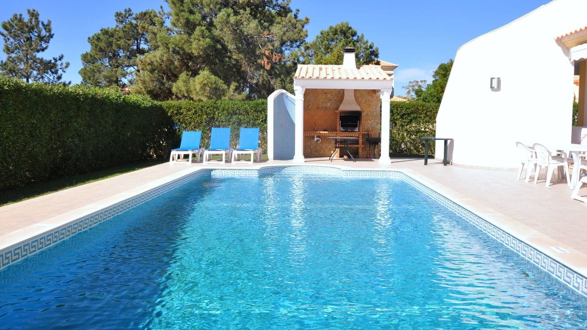 Quarteira Villa | Villa location near the golf course