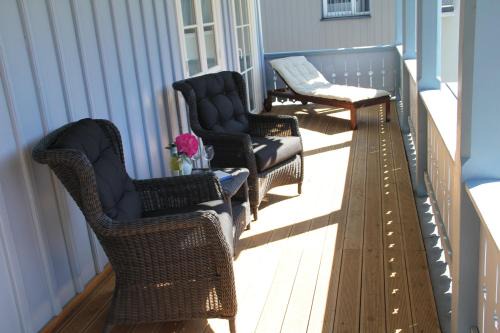 Juodkrante Apartment | Villa Loebel - Exceptional Queen Louisa two bedroom apartment with 2 balconies