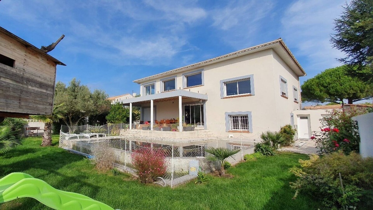 Meze Villa | Villa loft 240m² with swimming pool, 7 people, 100 meters from the beach