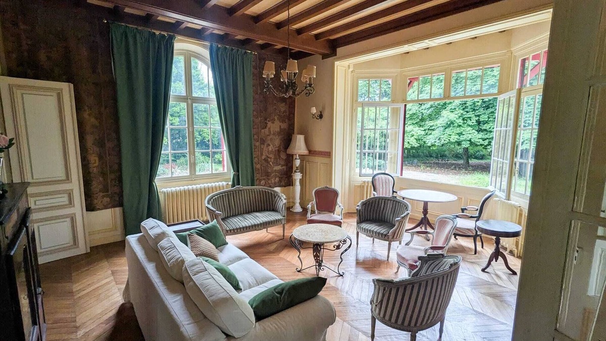 Bar-sur-Aube Villa | Villa Louis Comte