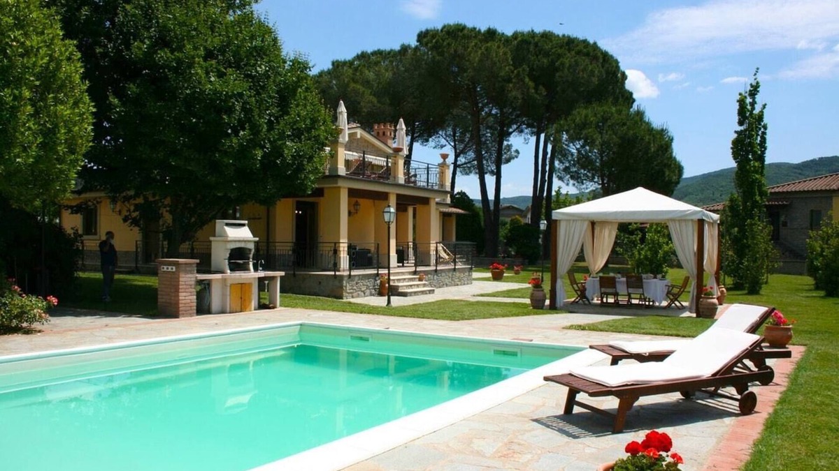 Castiglion Fiorentino Villa | Villa Lucia - Tuscan villa with private pool