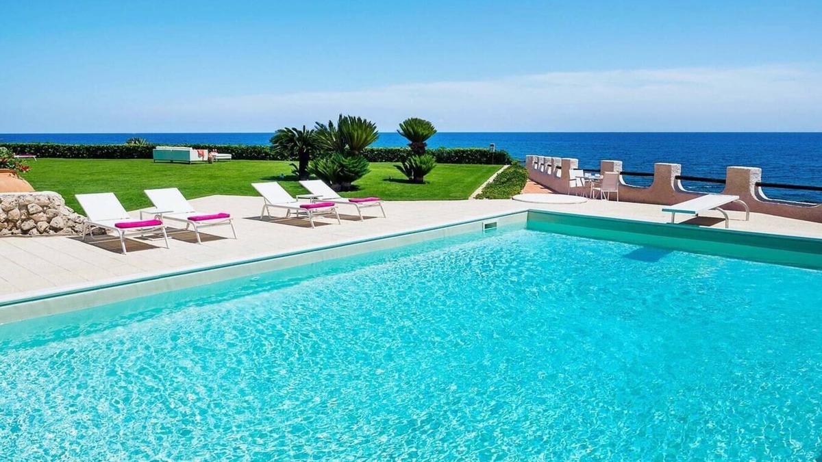 Fontane Bianche Villa | Villa Luna Blu, Exclusive seafront villa