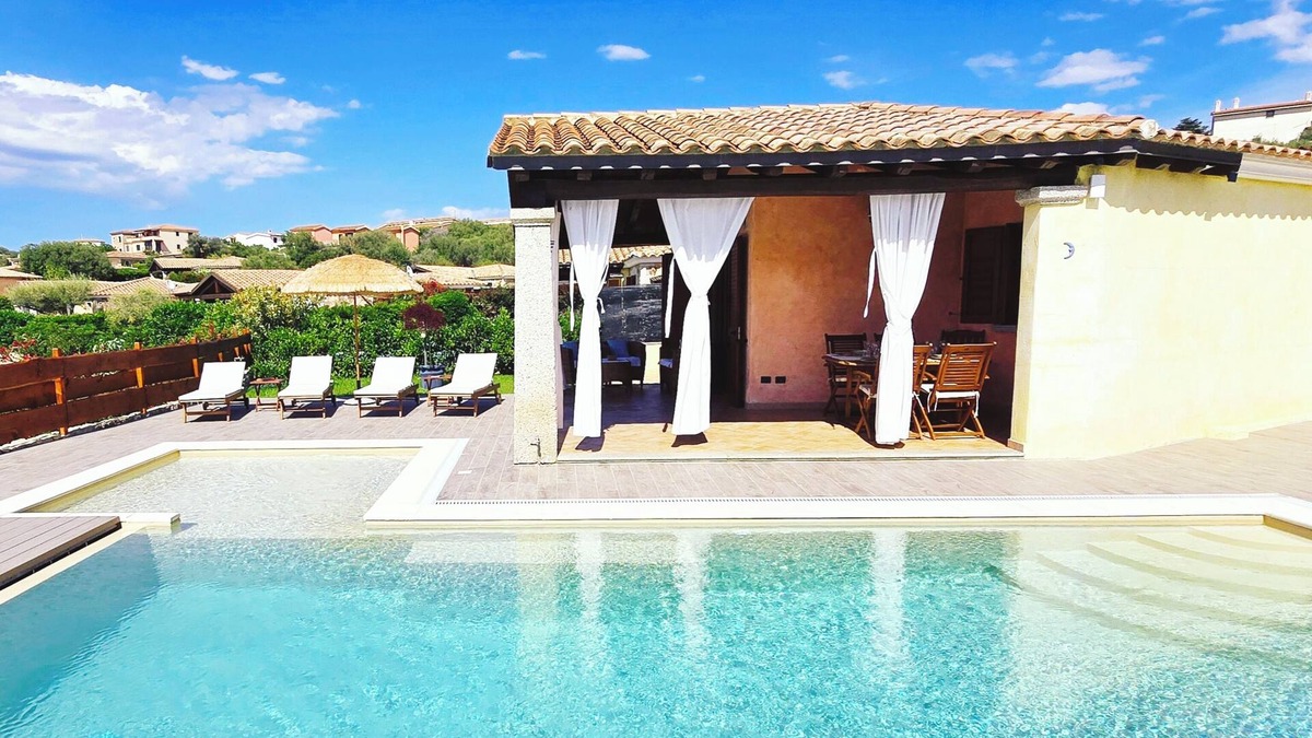 Tanaunella Villa | Villa Luna - Stunning Villa with private pool