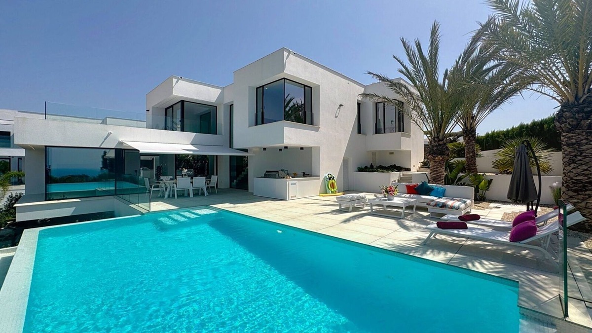 Cumbre del Sol Villa | Villa LunaMar by Heidi Chalets