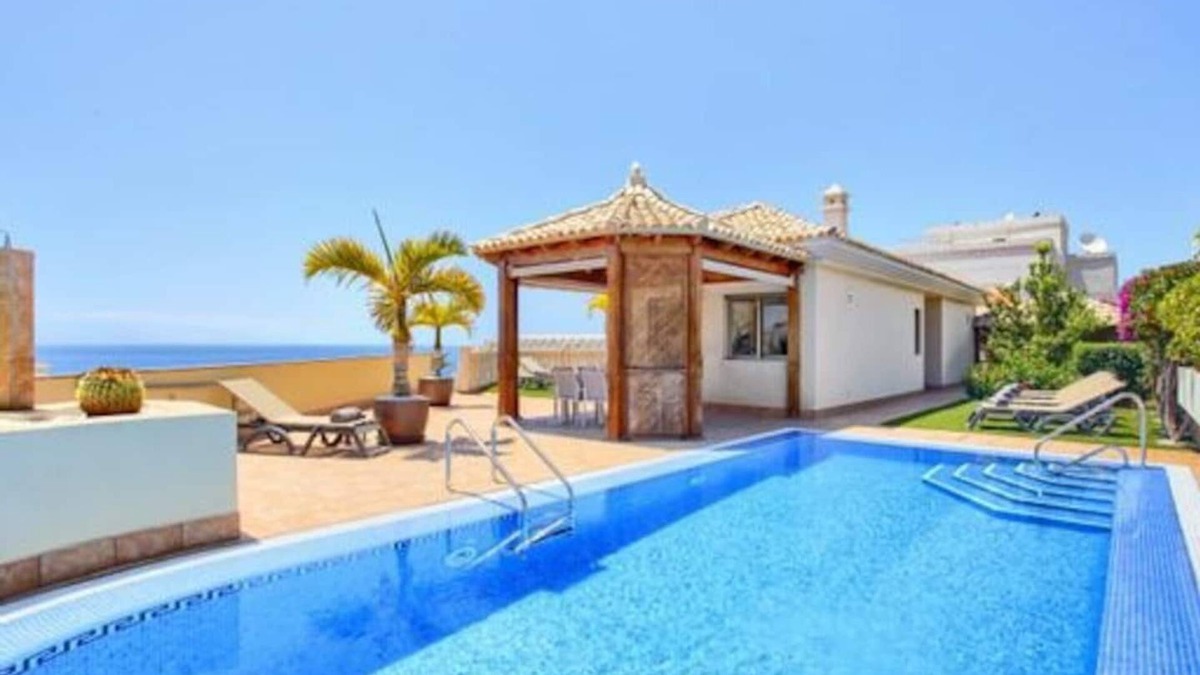 Santiago del Teide Villa | Villa Luxe Happy Holidays & Pool Private Tenerife Suth