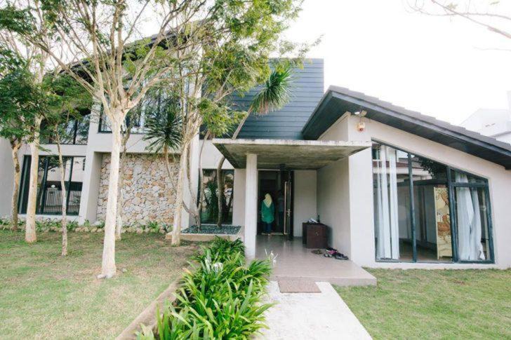 Kuantan Villa | VILLA LUXURY BANGLOW at TOWN TELUK CHEMPEDAK