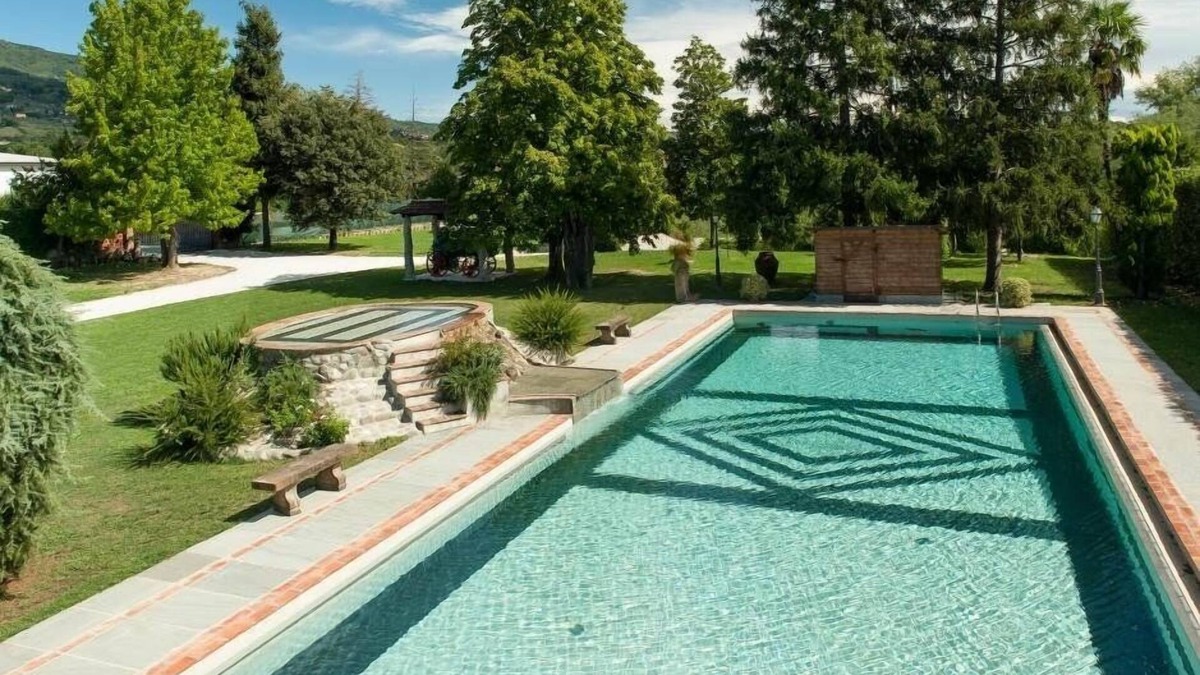 Capannori Villa | Villa Luxury Suites surrounded by Lucca vineyards