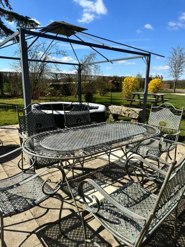 Saint-Michel-Tubœuf Bed & Breakfast | Villa Maëlla en Normandie- chambres tout confort - SPA