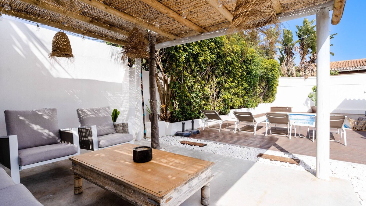 Urbanizacion Costabella Villa | Villa Madrugada - beachside villa in Costabella