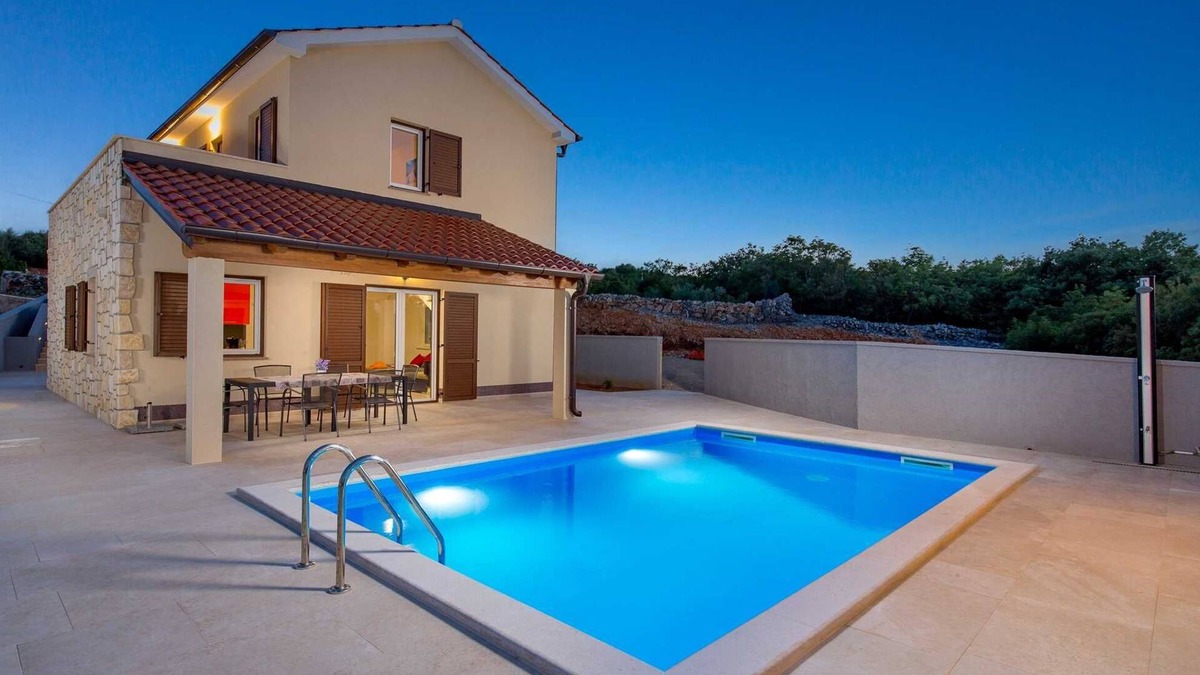 Vrbnik Villa | Villa Maestral with a heated pool, fitness & Seaview
