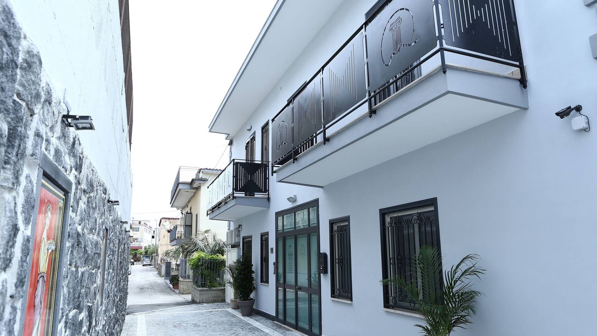 Pompei Apartment | Villa Magiola - Two-room apartment Briseide at 200 meters from the Pompeii excavations Parking for free
