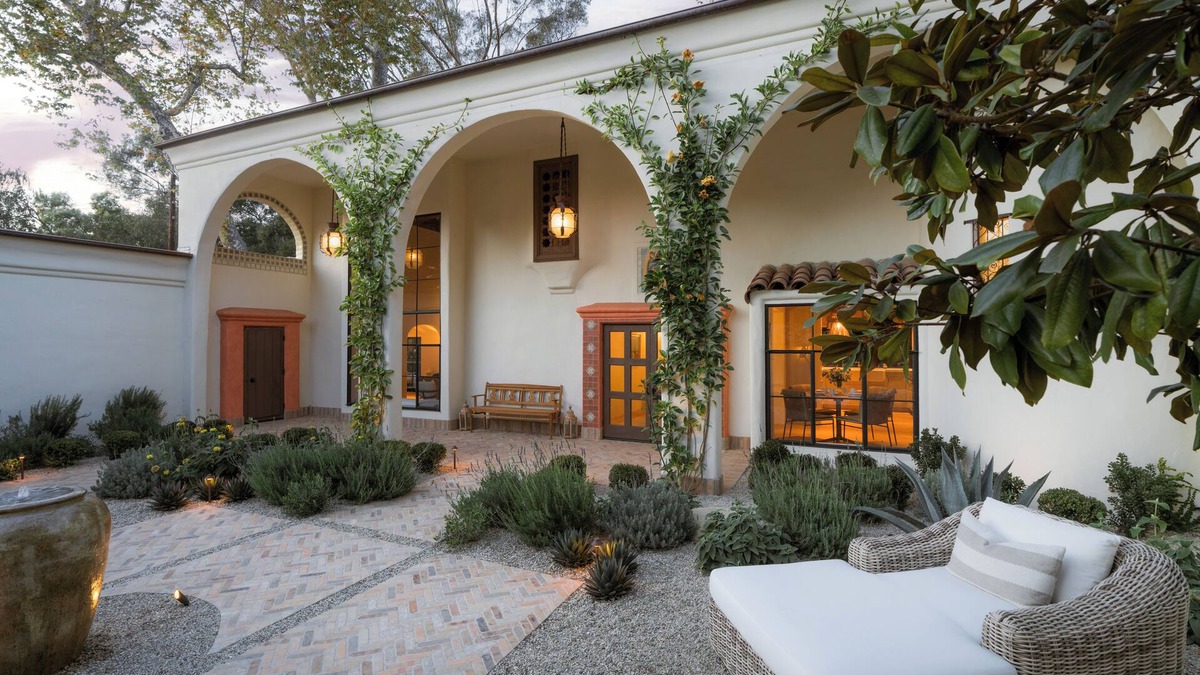 Montecito House | Villa Magnolia - A Masterpiece of Elegance in Montecito