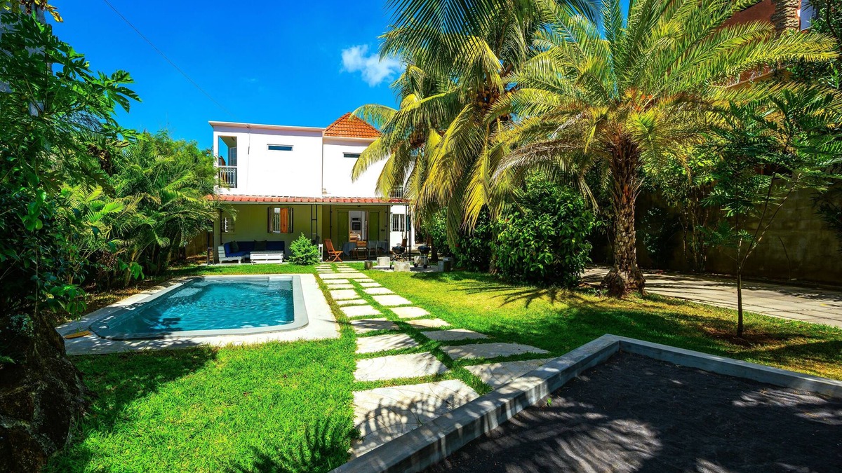Cap Malheureux Villa | Villa Makaray 6 bedrooms swimming pool petanque
