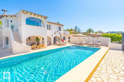 Empedrola Villa | Villa Malawi by Abahana Villas