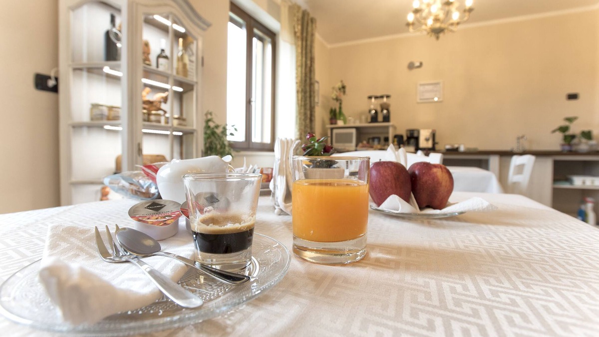Sassari Bed & Breakfast | Villa Malvasio Pool and Jacuzzi Room Sassari