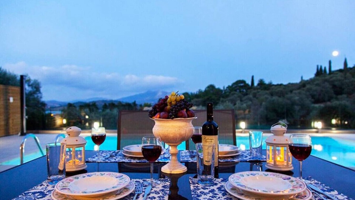 Lygia Villa | Villa Manos in Ligia