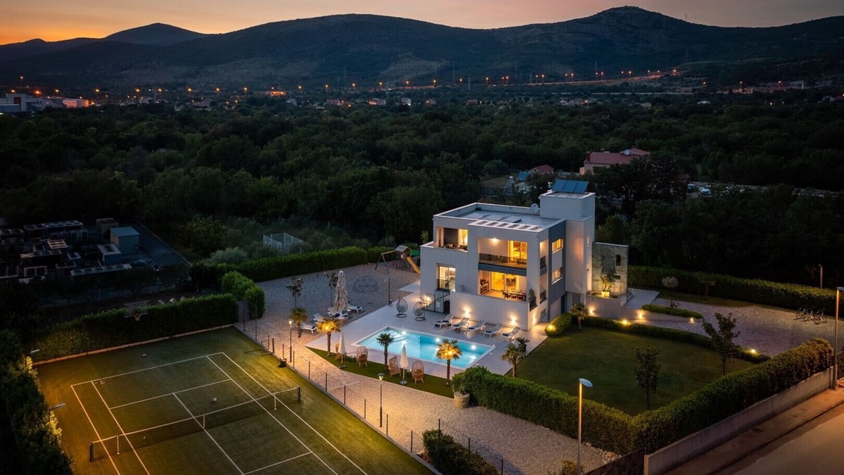 Dugopolje Villa | Villa Marijeta exclusive 5 star villa with 50sqm heated pool, 6 bedrooms and playroom