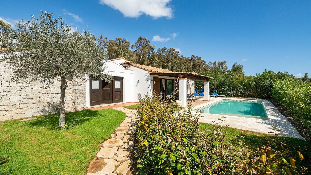 Sant'Elmo Villa | Villa Mariposa – Pool & Garden, 500m walk to Beach