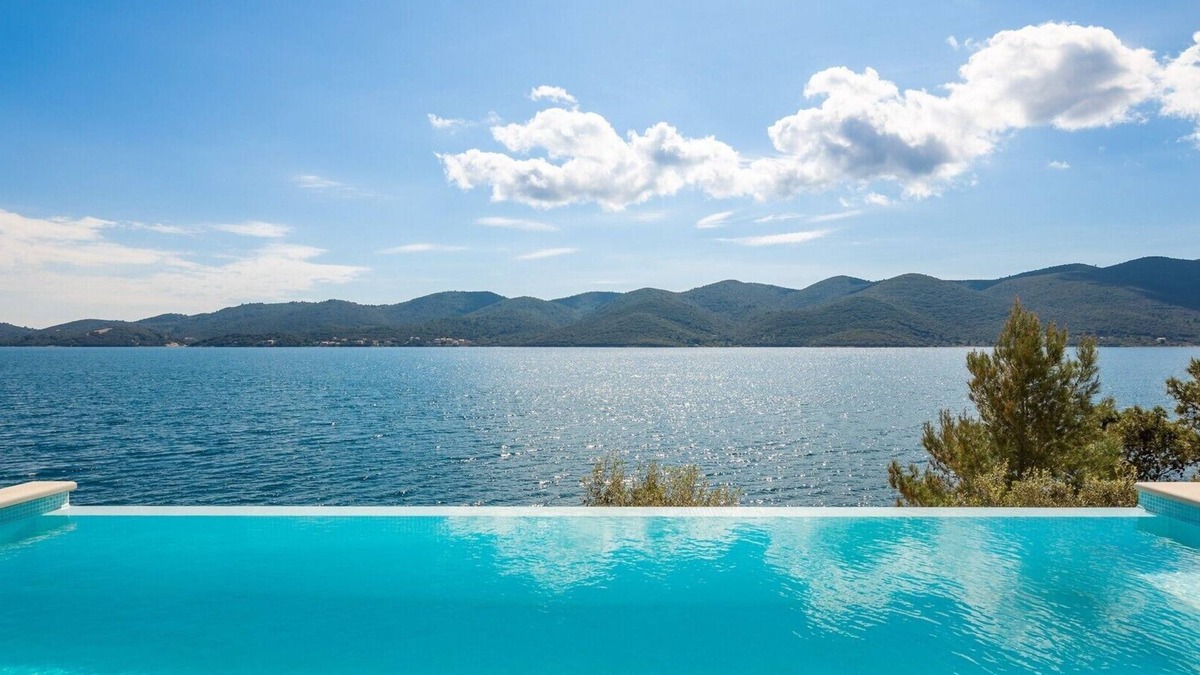 Viganj Villa | Villa Maris, infinity pool, sauna, beachfront, pets friendly