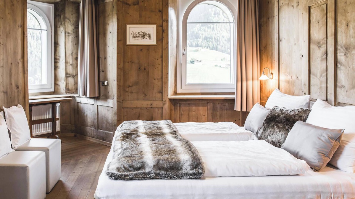 Ortisei Villa | Villa Martiner Apartments Emilia with Mountain View, Terrace & Wi-Fi