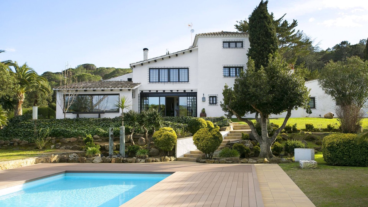El Mas Trempat Villa | Villa 'Masia Roca Rodona' with Mountain View, Wi-Fi and Air Conditioning