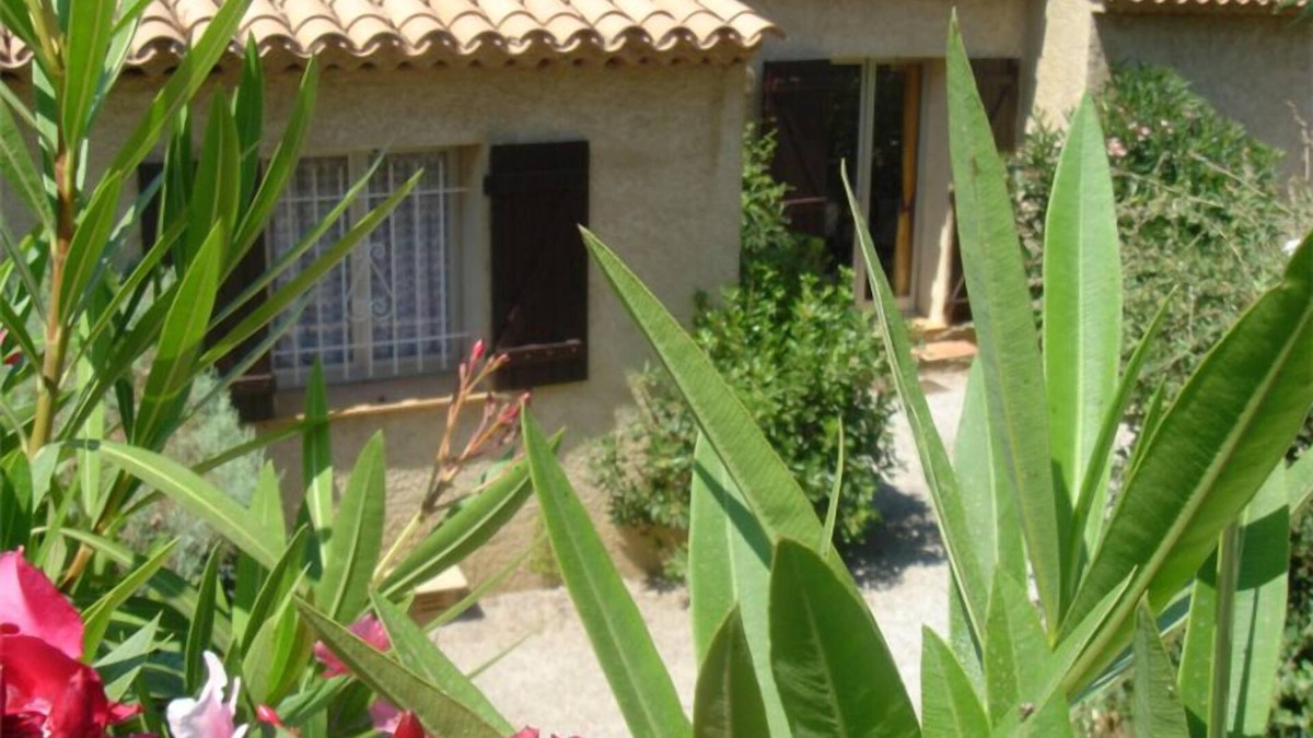 Sainte-Maxime Villa | Villa- Mazet 59 - Two Bedroom Villa, Sleeps 5