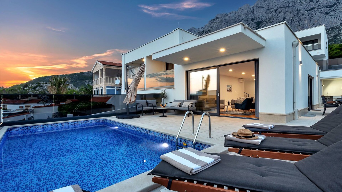 Veliko Brdo Villa | Villa Mendula-Luxurious New Villa with Pool and Sea View