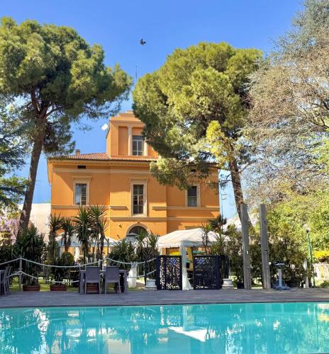 San Donato-San Vitale House | Villa Meraville