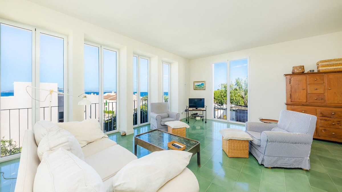 Urbanizacion Mont Ferrutx House | 'Villa Mercedes' with Sea View, Terrace & Wi-Fi