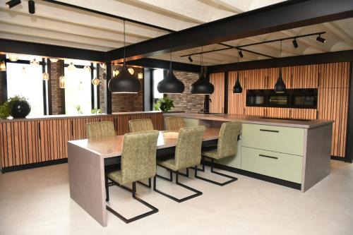 Alphen Villa | Villa met 13 slaap plaatsen