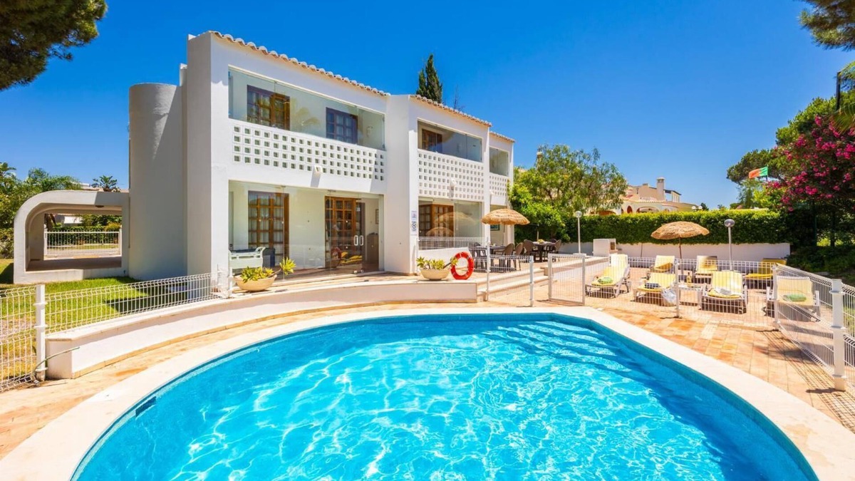 Quarteira Villa | Villa Mexico - Four Bedroom Villa, Sleeps 9