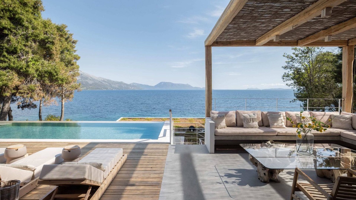 Aktio-Vonitsa Villa | Villa Mia Terra. Stunning Beachfront Villa.