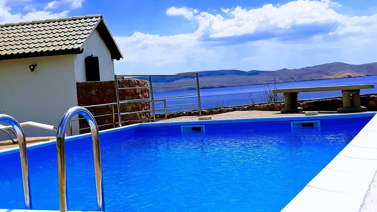 Cesarica Apartment | Villa Mihaela - Beachfront apartment "Ika" with sea view and pool