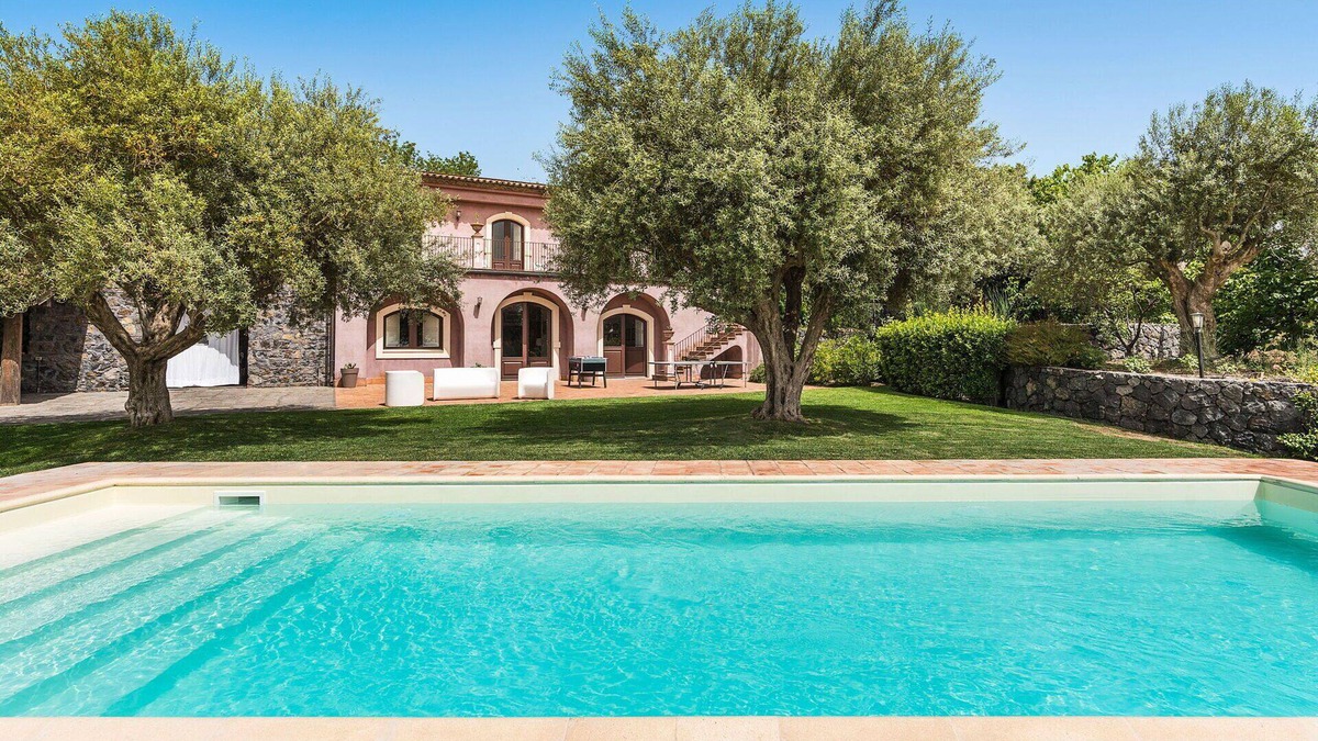 Milo Villa | Villa Mila - Villa on the slopes of Etna, in Sicily, with private pool and seaview