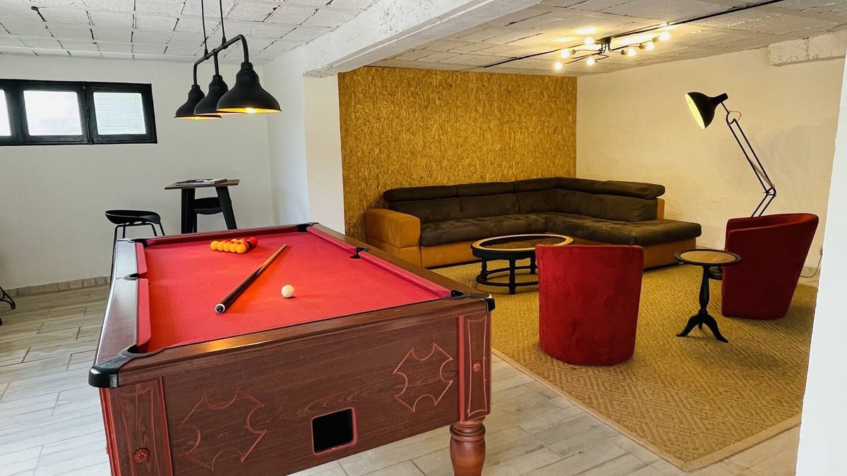 Laval-Saint-Roman Villa | villa mimi