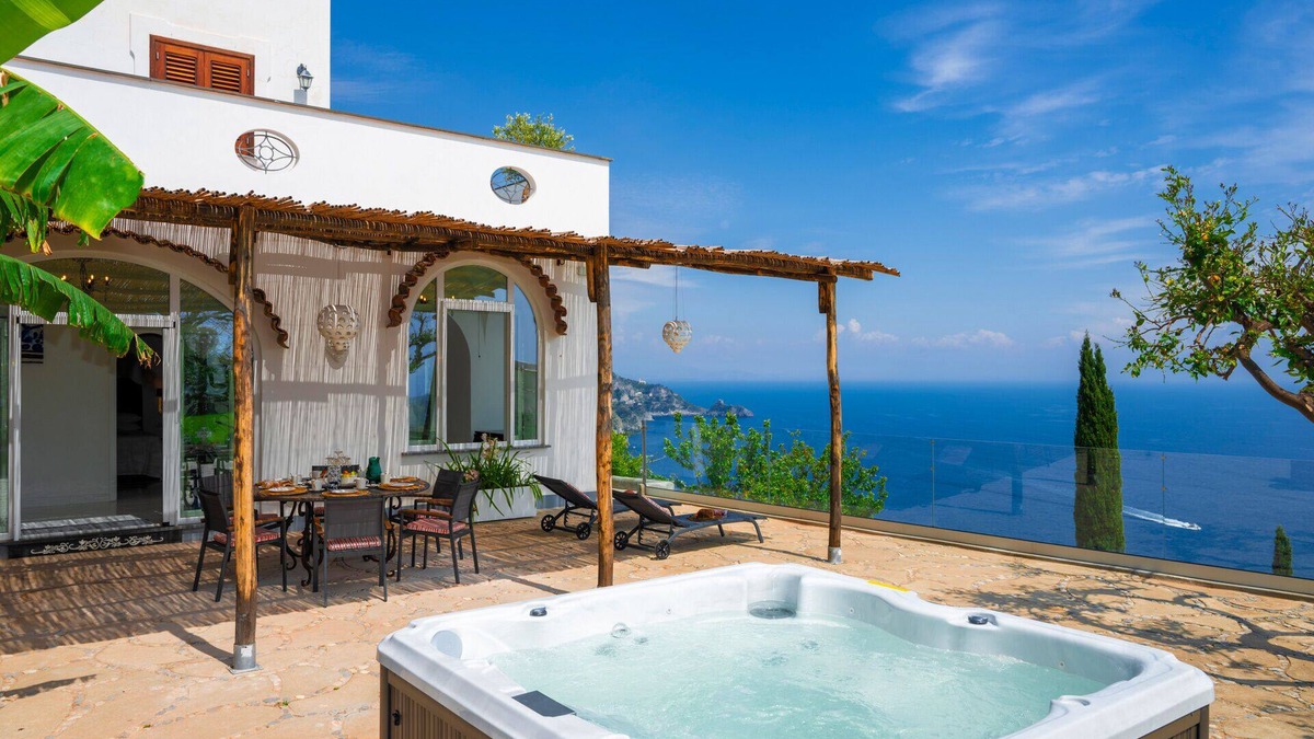 Praiano Villa | Villa Mimina - Exclusive villa with garden, Jacuzzi and sea view
