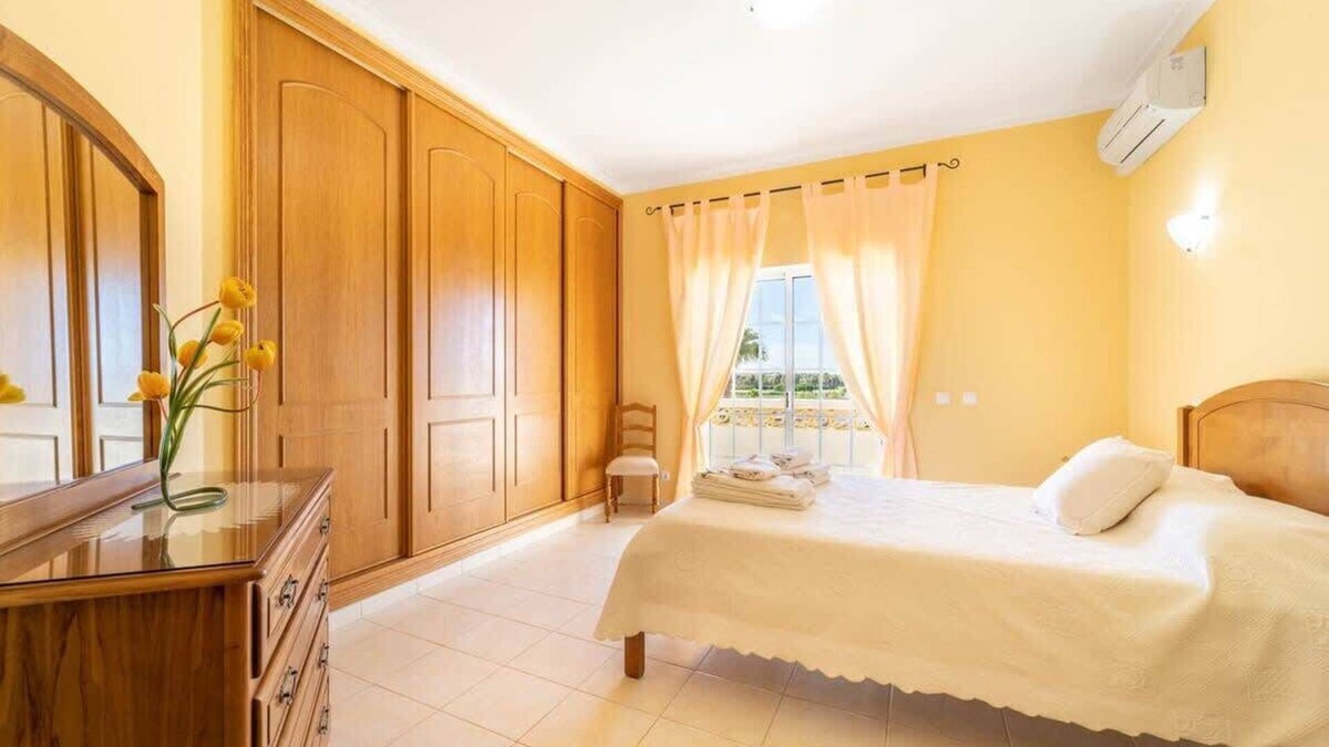 Salgados Villa | Villa Mina - short walk to beach, golf and shops