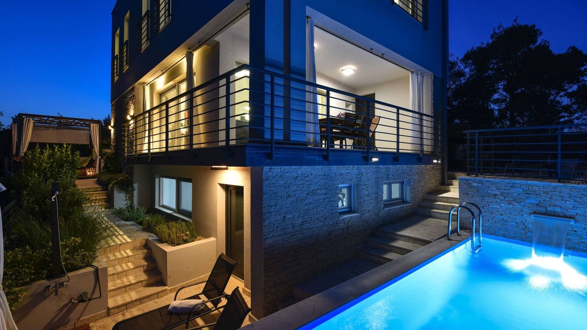 Novigrad Villa | Villa Mirta, surrounded by nature, stunning view, close to the beach, 3 bedroom
