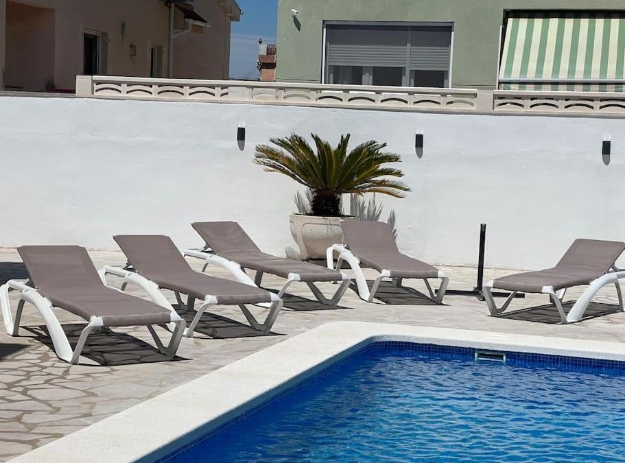 Vinaros Apartment | Villa mit Pool - Strandnah - Platz für Großfamilie