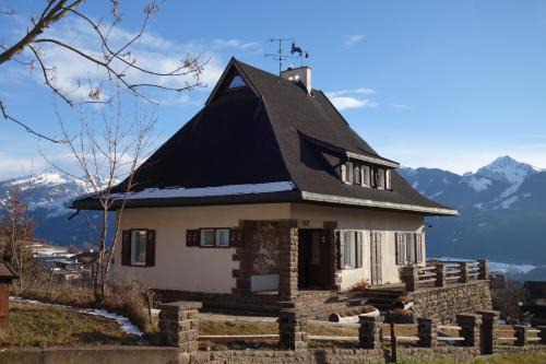 Varena Villa | Villa Molteni, Ville di Fiemme, Varena